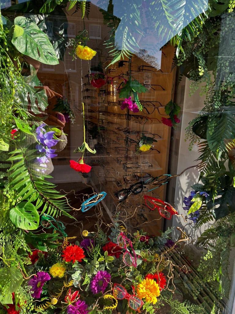 NorthOpticians's tweet photo. Glasses and flowers! Who knew it would make such a beautiful combo!? 🌿🌺👓🌸(hint: we did 🤫) https://t.co/2e4XAxf2pJ