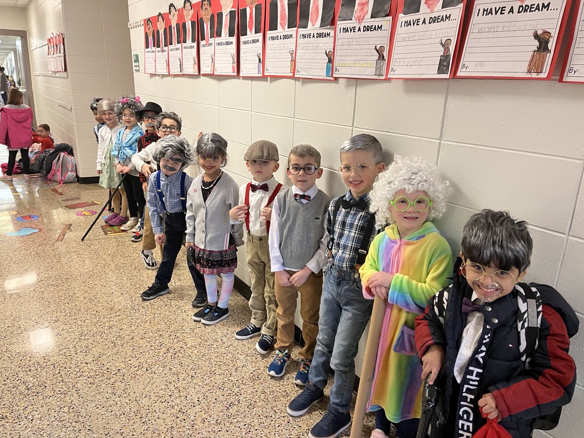 rvsfalconpride's tweet photo. Happy 100th Day of School from all of us at #rvsfalconpride (especially the centenarians in Kindergarten)! Always learning at #bettertogether https://t.co/ORLxEXLoFf