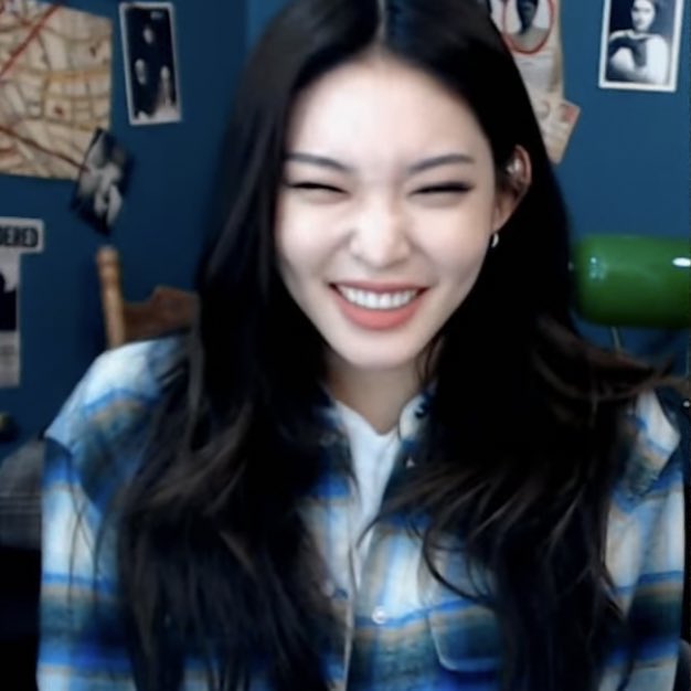 kchunghapics's tweet photo. happy birthday to the brightest moon. thank you for everything. through thick &amp; thin byuls will always be with you. i hope you know how much you mean to us. wishing you so much happiness. you’re forever in our hearts, our beautiful chungha  #28MoonsWithChungha #HappyChunghaDay https://t.co/xWaSMoUkoj
