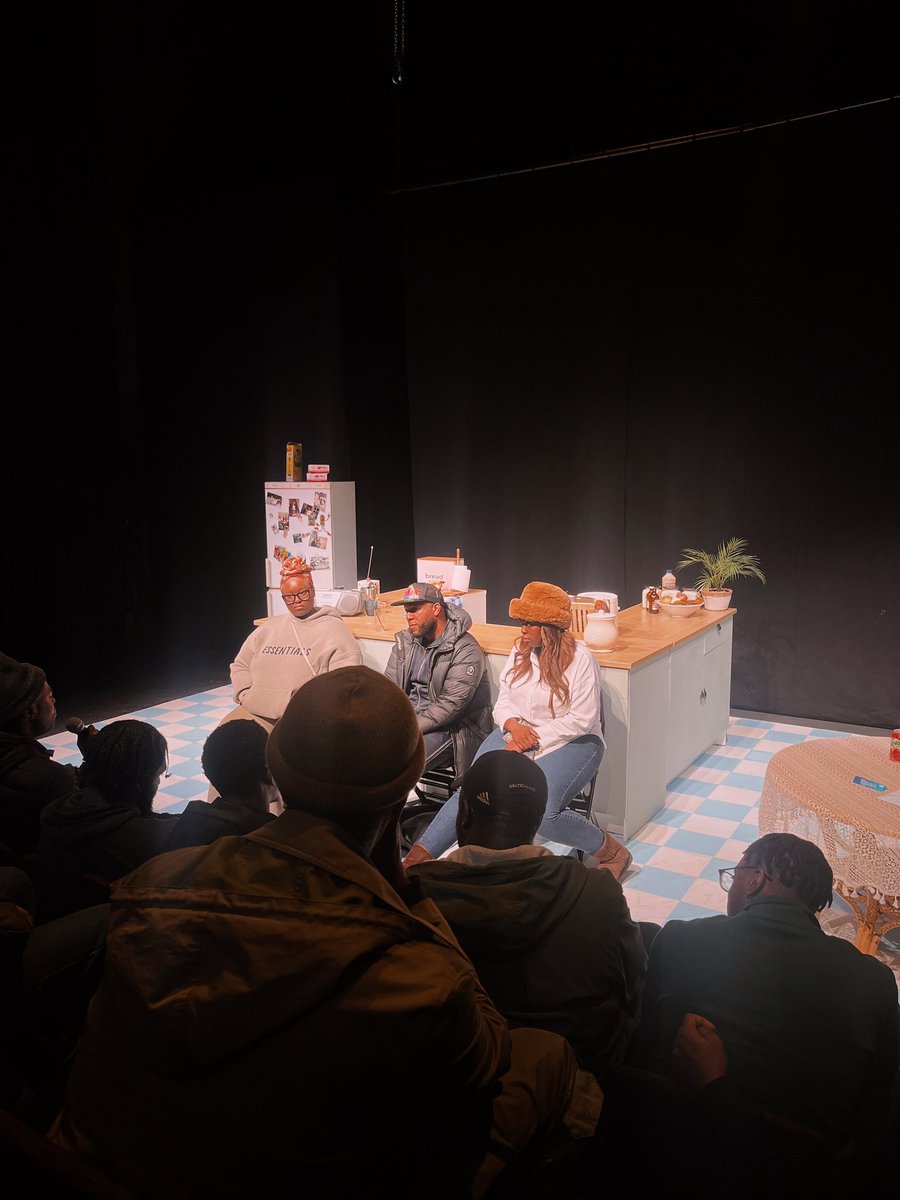 PHENOMENAL SHOW! 
It ends this Saturday but truth be told it shouldn’t…

Big up the amazing writing by @Corey__blu, 
wonderfully co produced by @Leeshartry, 
beautifully directed by @TD & 
the incredible INCREDIBLE @GambaCole

#chickenshopmoments
#chickenburgernchips 

🖤