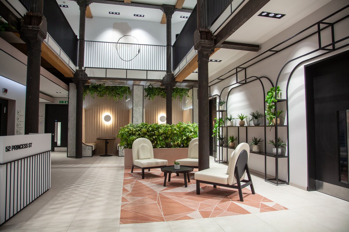 52PrincessSt's tweet photo. Our new bright, modern and stylish reception is a welcome sight to all guests. 🌱 

Download our brochure online via our website

https://t.co/dYetE2fSCC

Or get in touch with our agents- 

@16realestate │@Savills 

#Manchester #OfficeLife https://t.co/WXDLtaSnhI