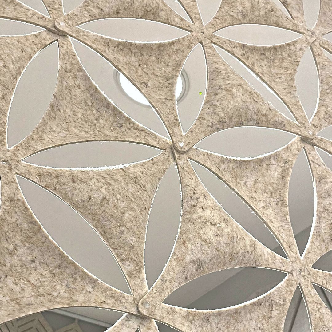 muffleacoustics's tweet image. Abstract Airflake 
❄️ Made of textile-laminated moulded fibre felt
❄️ Assembled together with small, discreet plastic connectors
❄️Available in different patterns and colours
❄️Recycled material and emission-free production

#acoustics #acousticsolution #officedecor