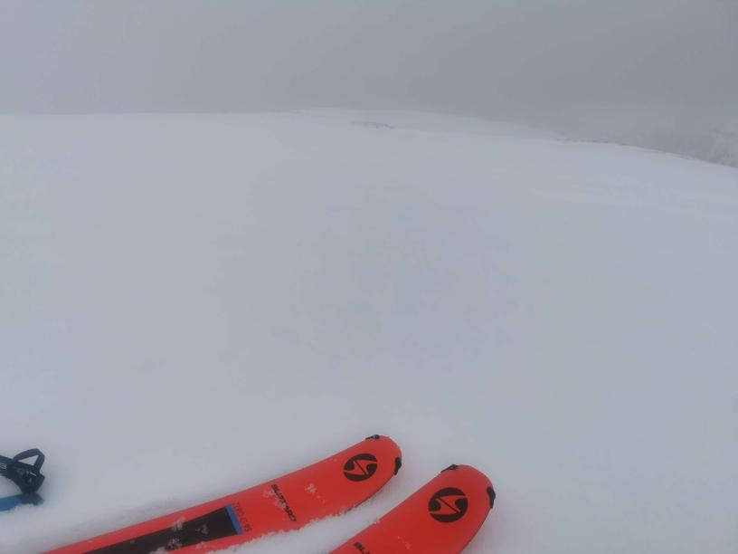 Steinsethorgi, 796 meters above sealevel
My first ever peak on randoneé-skis. I need to adjust the shoes since i got so many blisters. 
First photo shows an information sign i found 😂😭