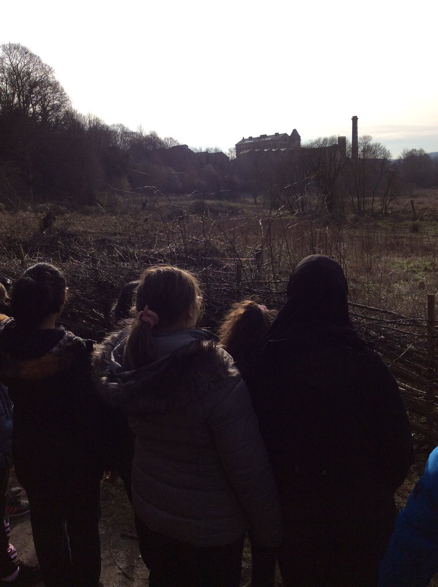 ECS_Keighley's tweet photo. Today year 6 visited Bingley North Bog. We discussed valleys, waterways, habitats and signs of spring #outdoorlearning #CLOtC #canalrivertrust #itsnearlyspring https://t.co/c3n12g2a8c