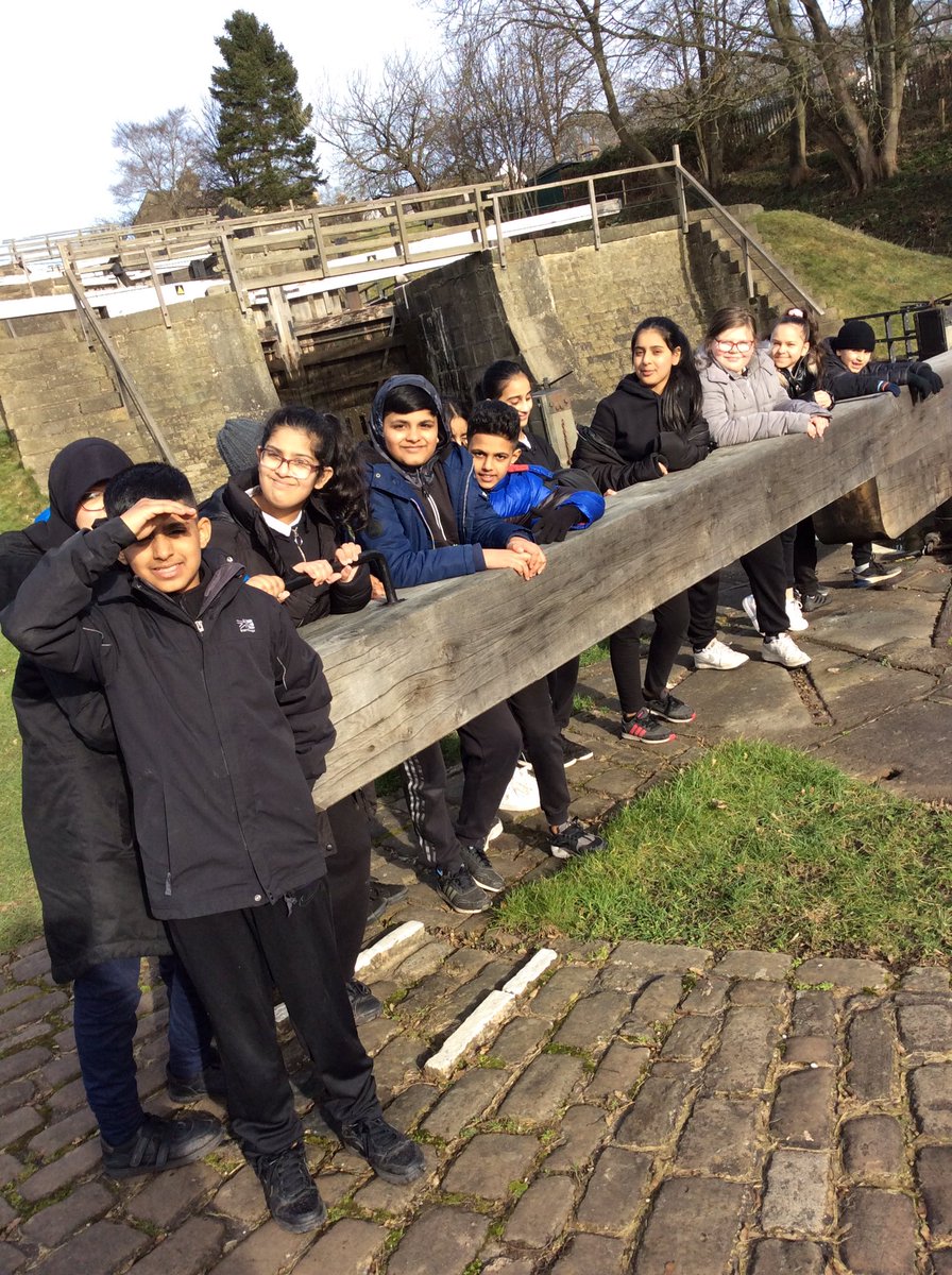 ECS_Keighley's tweet photo. Today year 6 visited Bingley North Bog. We discussed valleys, waterways, habitats and signs of spring #outdoorlearning #CLOtC #canalrivertrust #itsnearlyspring https://t.co/c3n12g2a8c