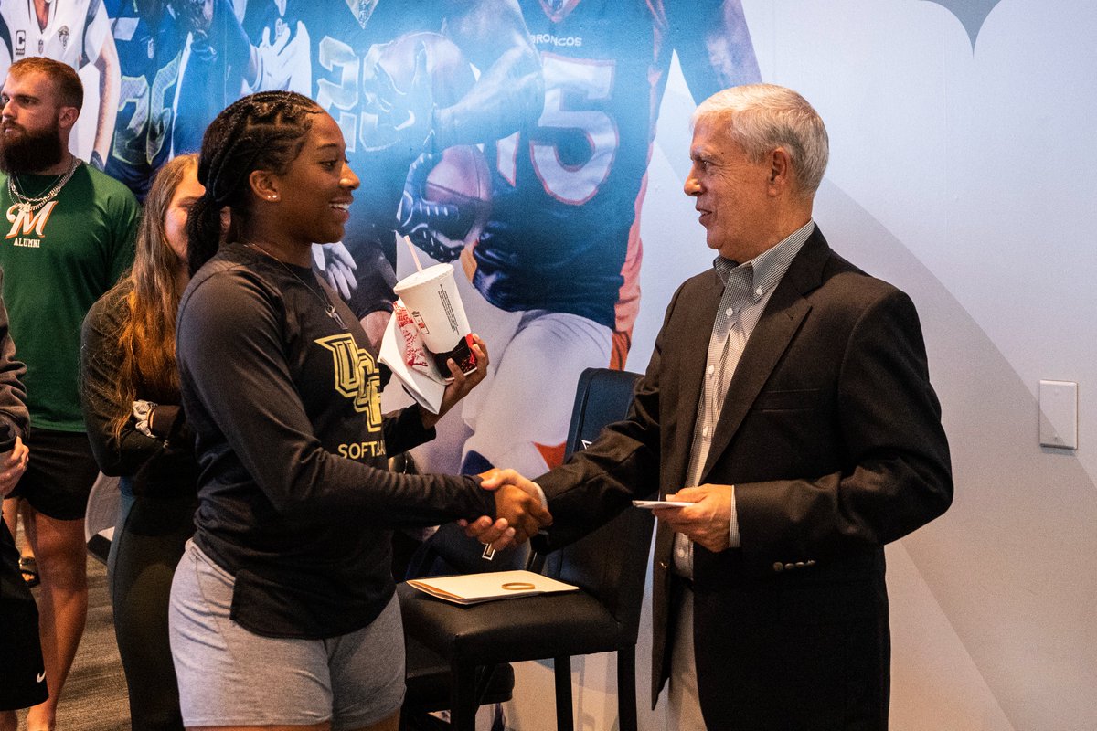 UCFKnights's tweet photo. Getting ready for the NIL era 🙌

Thank you, Jimmy Ferrell, for hosting a tax seminar to help prep our student-athletes!

@ucf_kla ⚔️ #ChargeOn https://t.co/2GeHBMm6ef