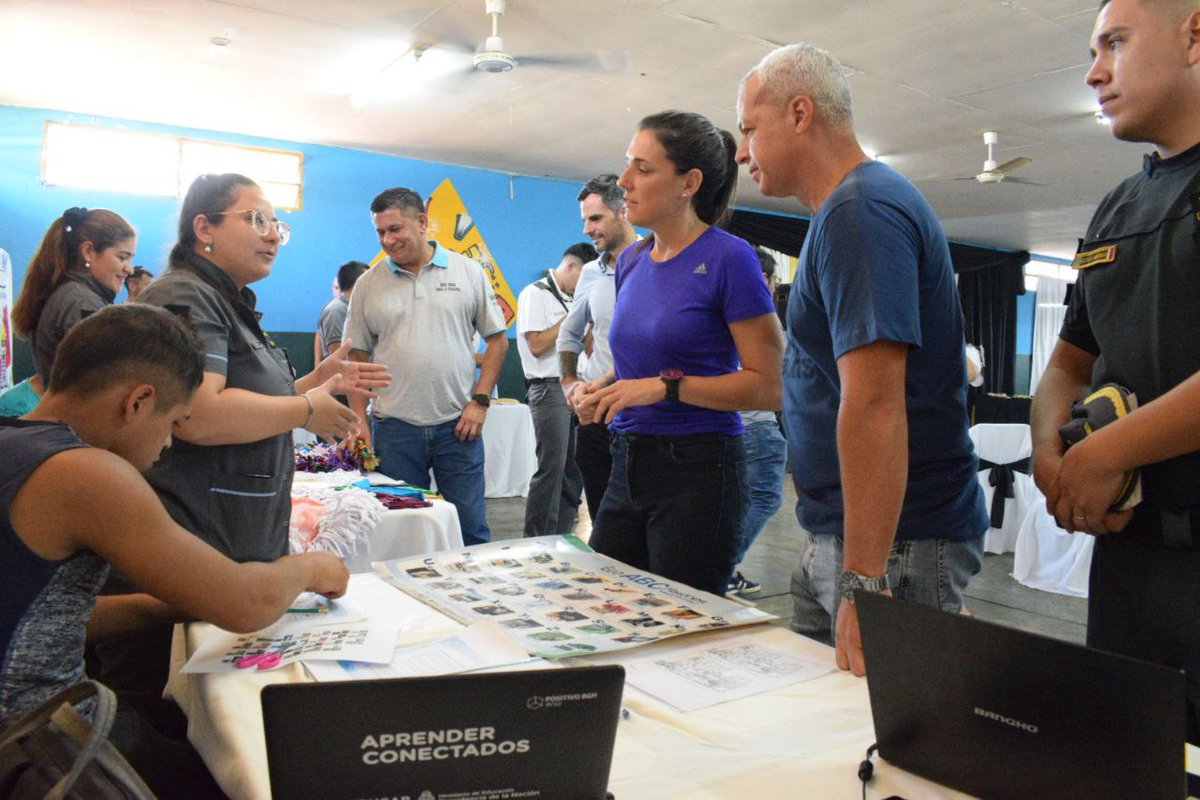 DuttoManuel's tweet photo. Asistí a la exposición de las actividades que se desarrollan en la #UPIV ¡Gracias a la dip @SoledadBalan por habernos acompañado!
👉🏻Los talleres se realizan gracias al esfuerzo del personal y a la dedicación de los internos para lograr una verdadera resocialización ¡Excelente!👏🏻 https://t.co/PMzk8UpFjj