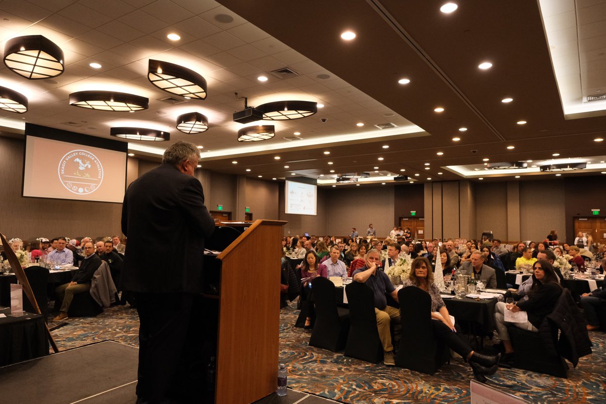 PrezSVC's tweet photo. I am so moved by all the generosity from our community at the @SVCCollege Athletic Auction this past weekend to raise a record amount of more than $130,000 in support of our student-athletes and @SkagitAthletics. Thank you to the @SwinomishLodge for hosting! #SVCCommunity https://t.co/pP2h2cHas7