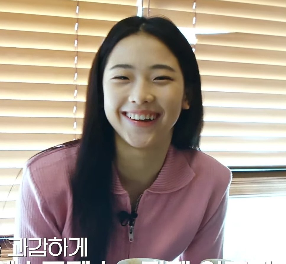 rukasrules's tweet image. I COULD STARE AT HER SMILE ALL DAY

RUKA IS HERE
#IntroForBabymonsterRuka