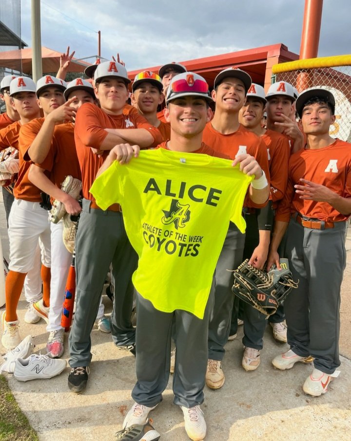 Congratulations to our Athletes of the Week!
WAMS Female: Kaitlyn Heras (7th Grade Basketball)
WAMS Male: Raul Davila (7th Grade Basketball)
HS Female: Gabriella Chapa (Varsity Softball)
HS Male: Aiden Garcia (Varsity Baseball)
Congratulations to our Coyotes!