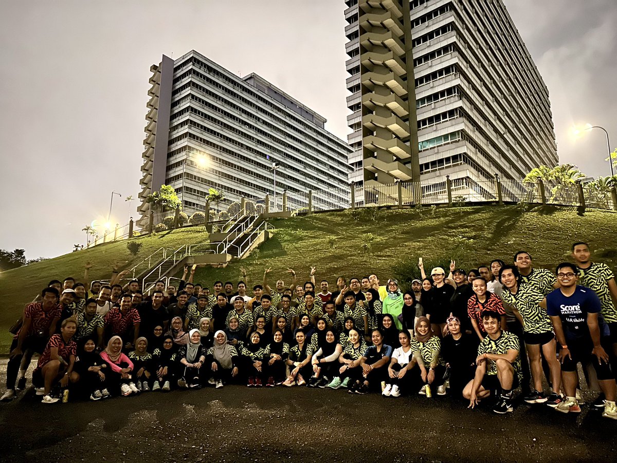 nazmihalim_'s tweet photo. Feb 8 - 2K WU & Peluh Rabu Malam ๐ฆ
lead by koc @zukhviri
Rain or shine we grind ๐ ๏ธ
39/365
#runstreak
#TeamPRM
#keepgrinding
#beatyesterday https://t.co/AM8ZyjIAEd