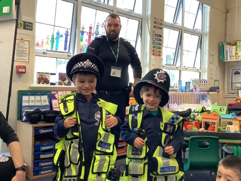 Today, Reception were visited by PS Michael Overington and PC Ron Levett from the British Transport Police. They told us all about their work and about how they help people. They even let us try on some of their uniform! Thank you @BTP
#britishtransportpolice