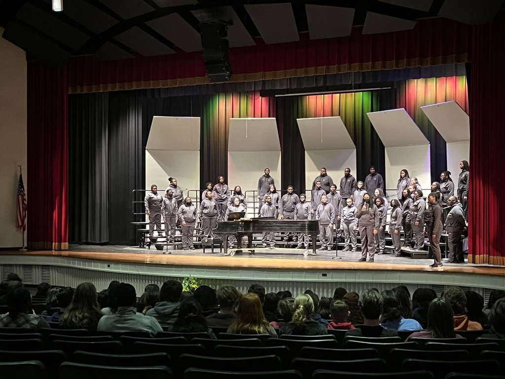 GCPS_VA's tweet photo. What a delight to be inspired by @NSUCCHOIR from @NorfolkState today! Middle and high school band, choir, and theatre students enjoyed music spanning 300 years, from Handel to Hamilton, while hearing about the college experience from the talented musicians. Thank you! https://t.co/QO0nzgLUIv