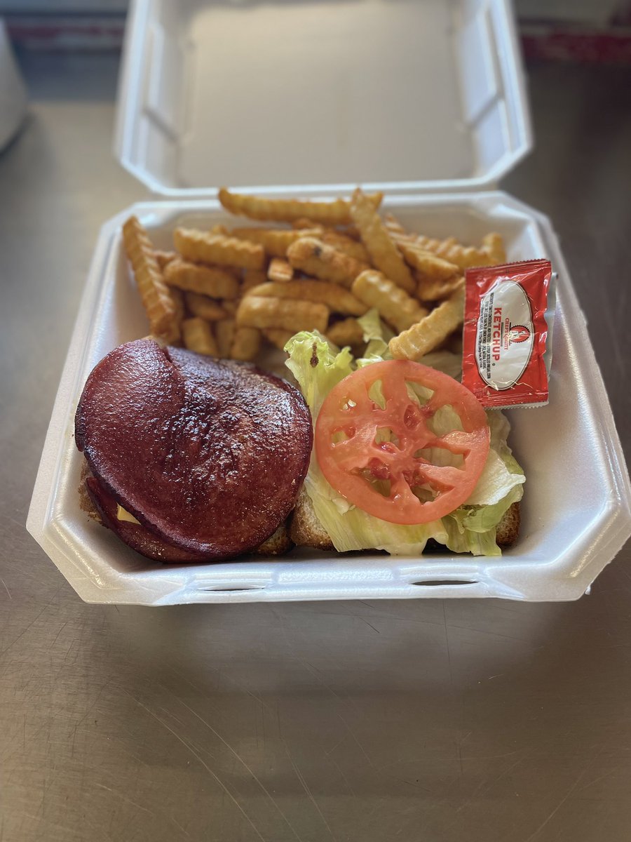 KCLittleKitchen's tweet photo. It’s the perfect day for a Bologna Plate! Grab one today at KC’s Little Kitchen! 

KC’s Little Kitchen is open

Monday - Friday: 10 AM - 7:30 PM
Saturday: 10 AM - 5:30 PM
Sunday: closed https://t.co/1LGa0RUqTa