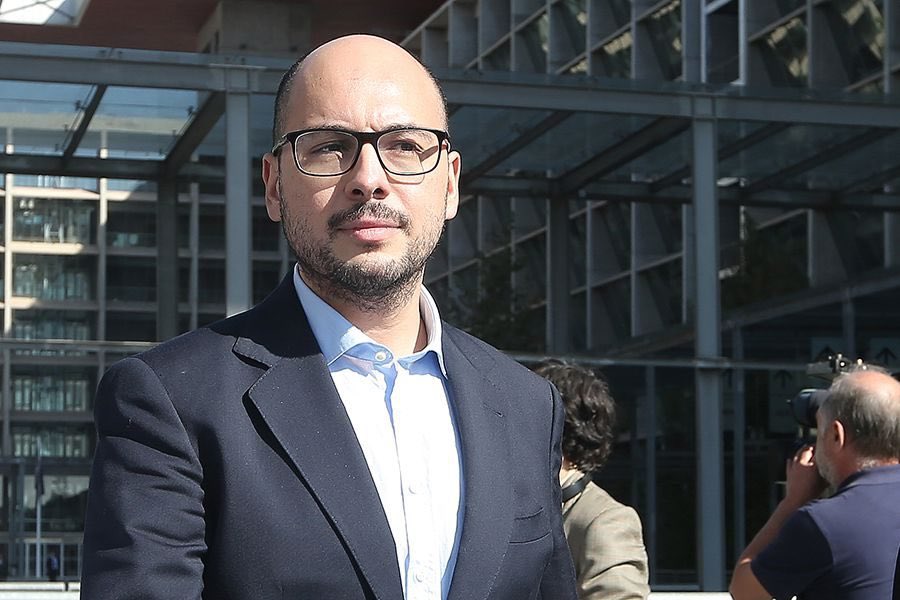diputadonaranjo's tweet photo. Hemos sido testigos cómo es de desigual la justicia.Esperábamos cárcel para ellos por sus grave delitos: crimen lesa humanidad,abuso sexual,caso relojes,corrupción municipios. Si eres pobre durante la investigación a la cárcel por ser un peligro y estas personas no lo son? https://t.co/dp01Gs23sp