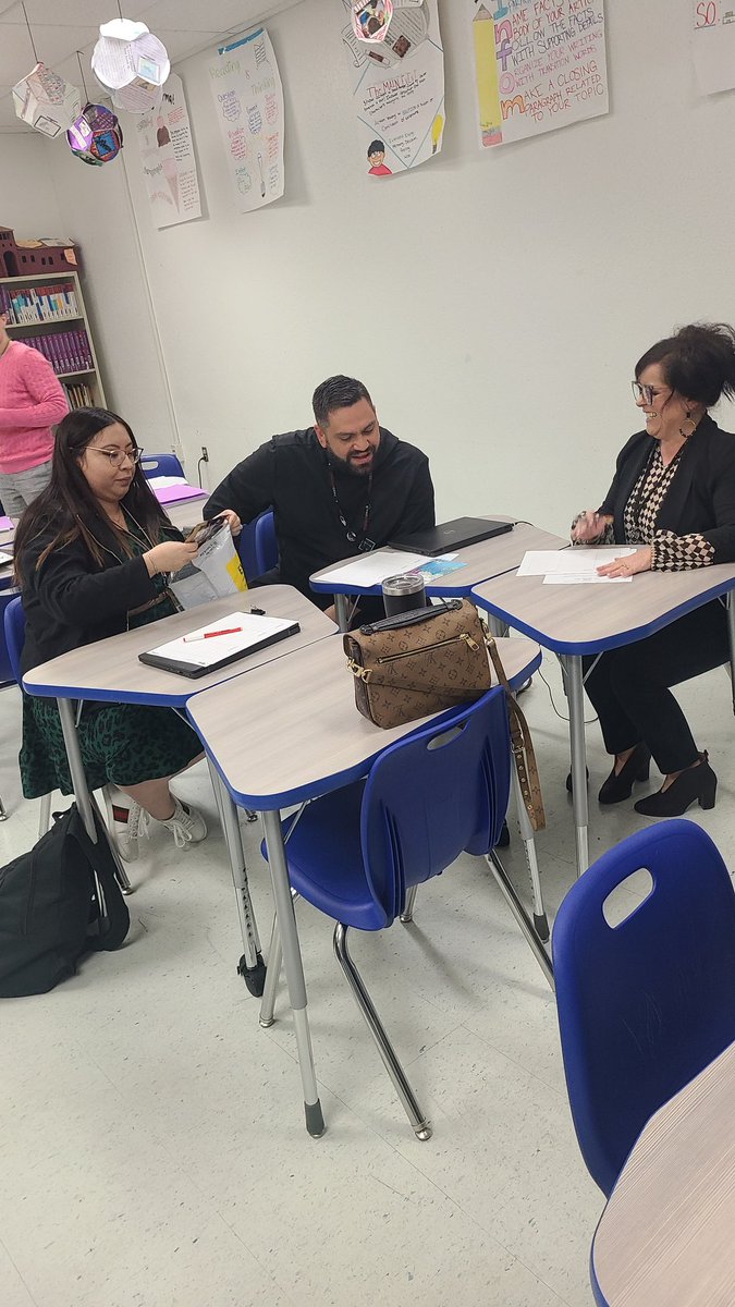 RLA department dives into our RAP session lead by Ms. Gutierrez. Awesome lesson on inferencing. Our department has a wealth of knowledge. #sehsthebest