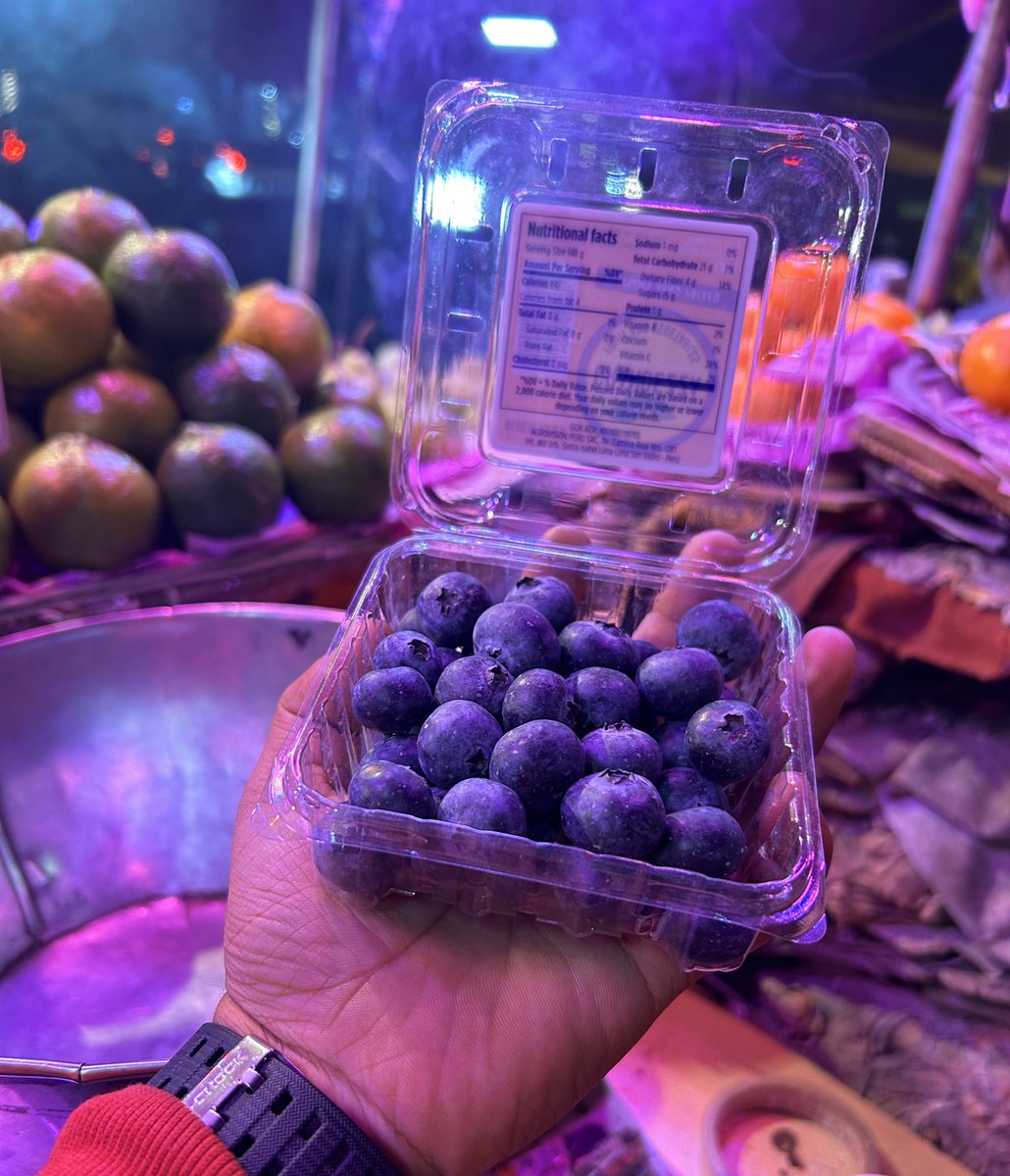 Best fresh blueberries 🫐 
Saleem ali fruits 
Contact 7042915790
Location subhash nagar mod 
Near pvr pacific mall 110027
.
#subhashnagar #saleemalifruits #blueberry #blueberries #fruit #fruitshop #allfruit #freehomedelivery #blueberryinflation #delhi #india