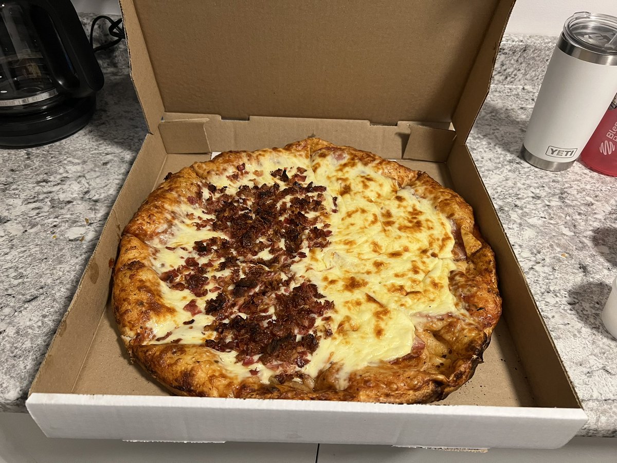 JPMarleau's tweet photo. @CTVOttMornLive The best pizza is in Cornwall but In Ottawa, I’m going with Merivale Pizza https://t.co/8ZZvnFtMTQ