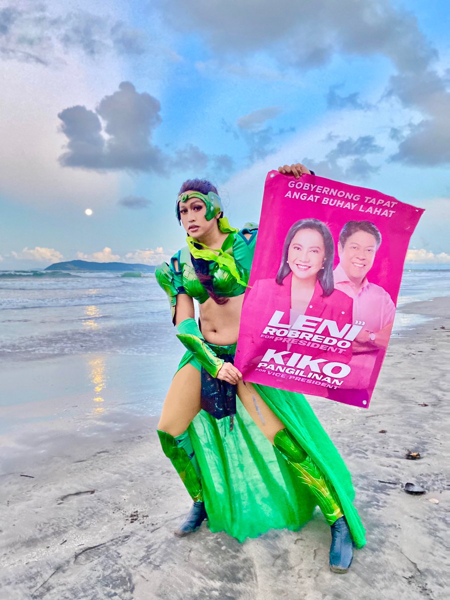 ladygagitaofcl's tweet photo. Isang taon na ang nagdaan ngunit ikaw pa rin ang presidente ko, @lenirobredo 💓 https://t.co/wwBuGhkixV