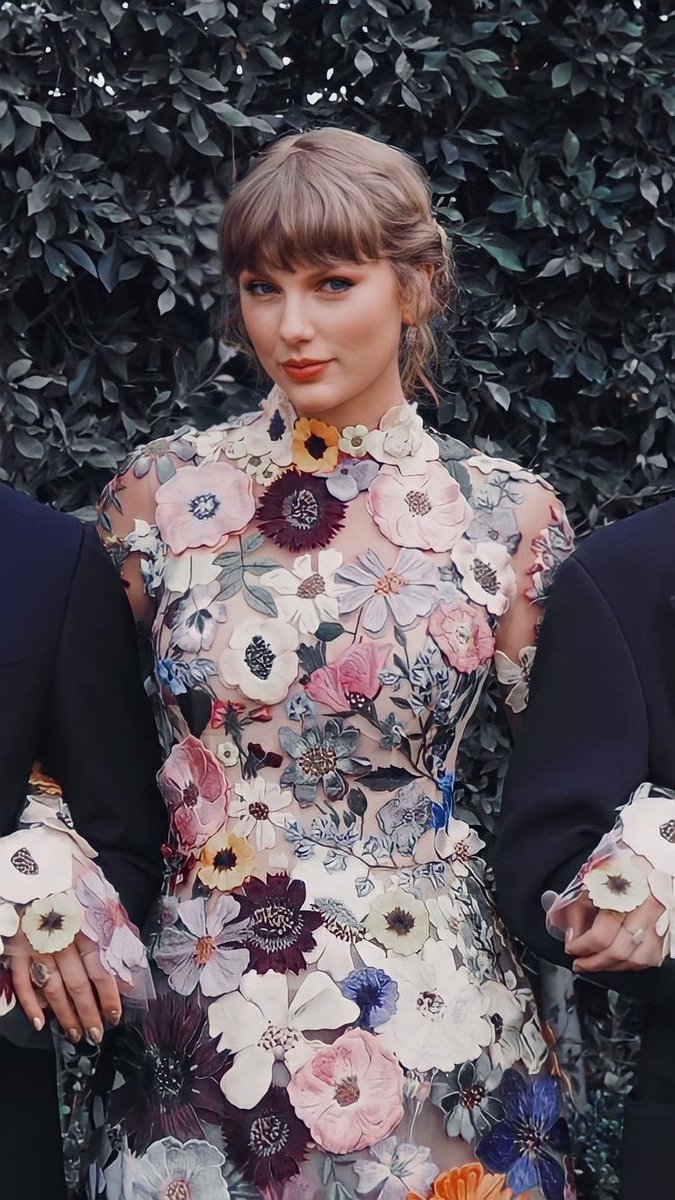 Reputatio_n's tweet image. #TaylorSwift #grammys2020