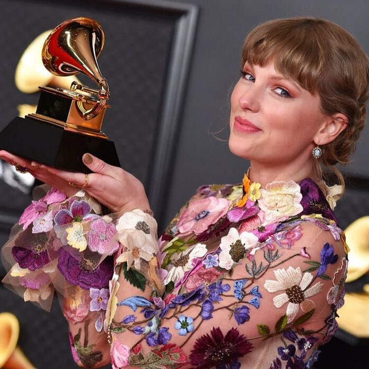 Reputatio_n's tweet image. #TaylorSwift #grammys2020