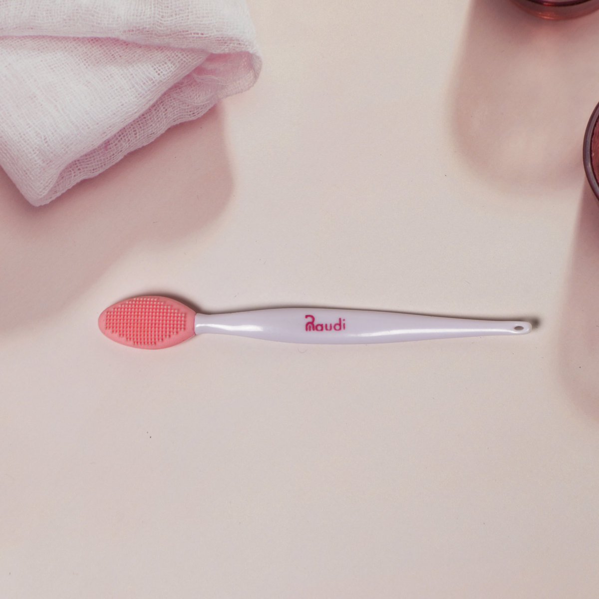 raudibyga's tweet photo. Brosse à lèvres 
Notre brosse en silicone est parfaite pour exfolier les lèvres. Utilisez-le avec notre gommage pour les lèvres, l'effet exfoliant sera incroyable.
🏷️: 2000 FCFA 
#RAUDI #Lipcarekit #Lèvres #Beauty #Lipbeauty #raudilipkit https://t.co/dIYi6elNC9