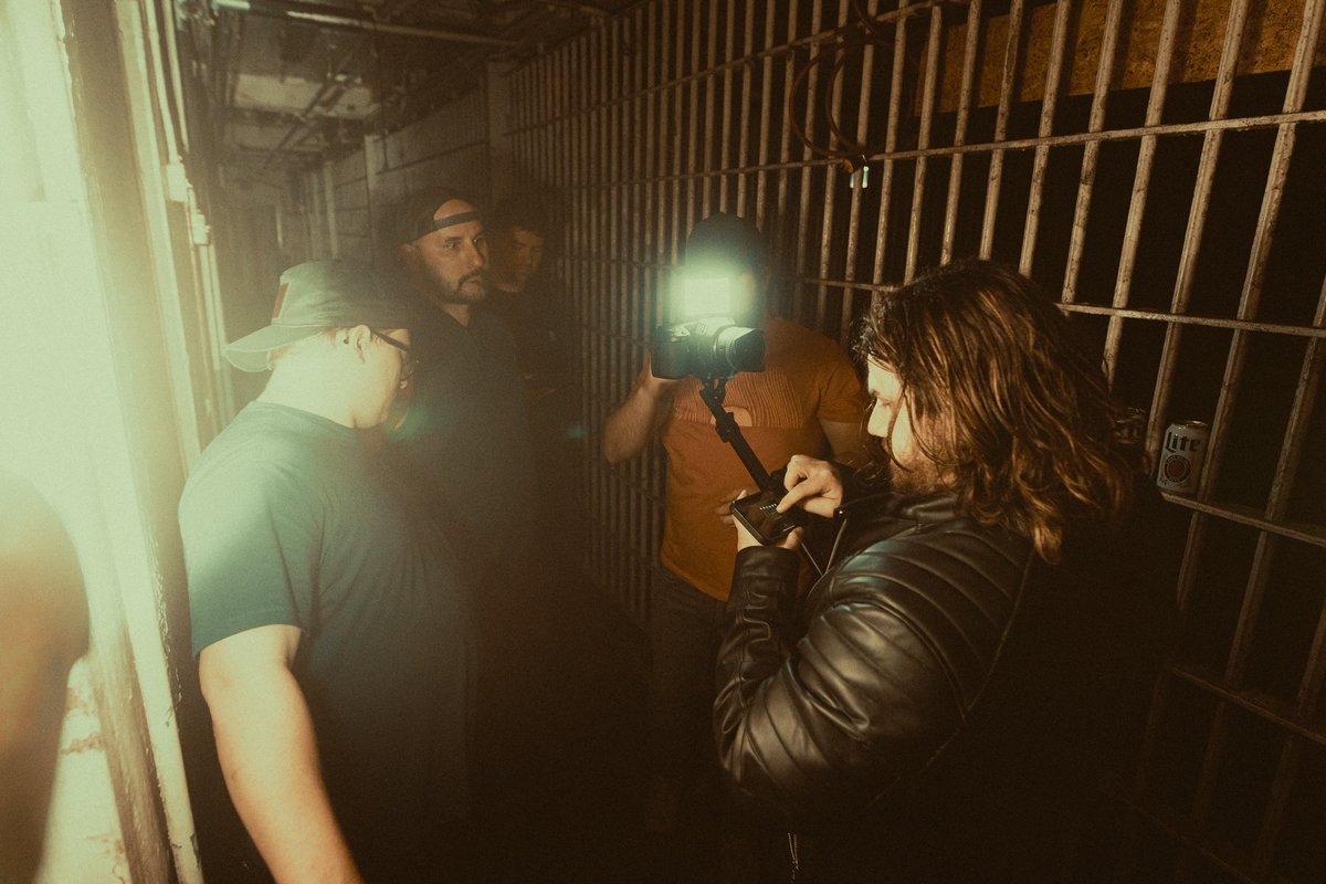 OFVIRTUE's tweet photo. Less than 90 mins until "A.N.X.I.E.T.Y." drops on YouTube. 

We'll be in the comments so watch the premiere w/ us live!

🔗 https://t.co/KEpauXTcjJ

📸 @gingymayne https://t.co/TZpLuE0wXZ