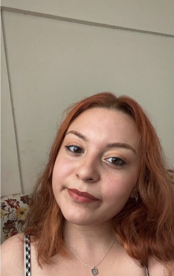 Dile kolay tam 3 gündür sesimizi duyuramıyoruz. Arkadaşımız 112yi aramış 94 kişilik enkazda 8 kişinin hayatta olduğu bilgisini aldık. NOLUR RT ATIN SUDE HALA YAŞIYOR ‼️GAZİANTEP / ISLAHİYE Hacı Ali Öztürk mahallesi Vatan Caddesi Tekin Apartmanı Doğmar market