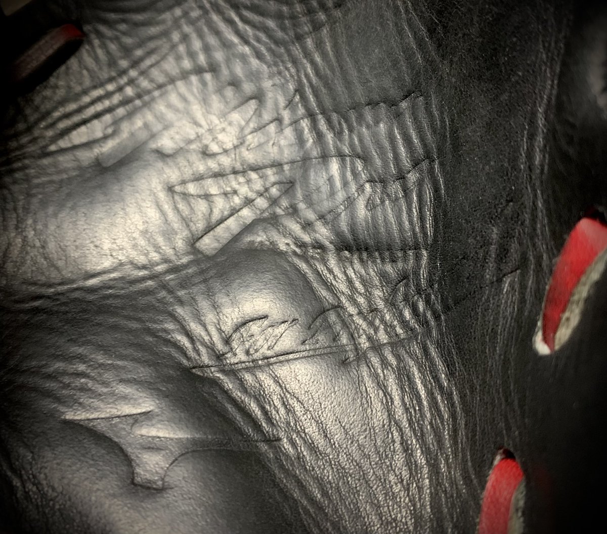 clean_glover's tweet photo. やっぱこの刻印たまらん。
でもさらに上のステージ
『Mizuno Brand Ambassador』
という沼があるとか…
#Forprofessional https://t.co/IMZvXb8ijW