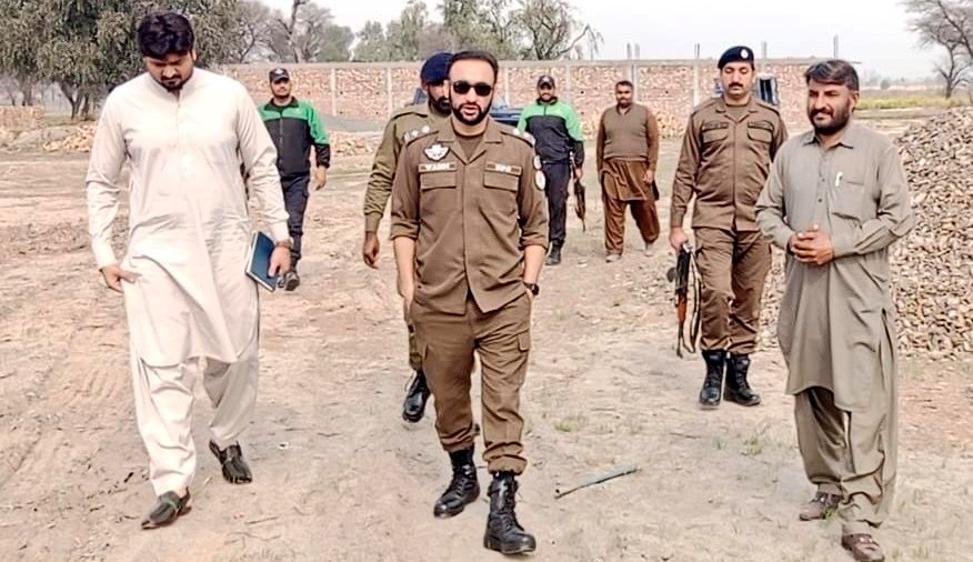 chiniotpolice's tweet photo. ڈسٹرکٹ پولیس آفیسر چنیوٹ وسیم ریاض خان نے نئی زیرتعمیر پولیس لائن کا وزٹ کیا 

تعمیراتی کام کا جائزہ لیا, ہدایات دیں 

ڈی پی او نے متعلقہ افسران کو تعمیراتی کام میں استعمال ہونے والے میٹیریل کی چیکنگ یقینی بنانے کی ہدایت کی https://t.co/s4NOri1a5W