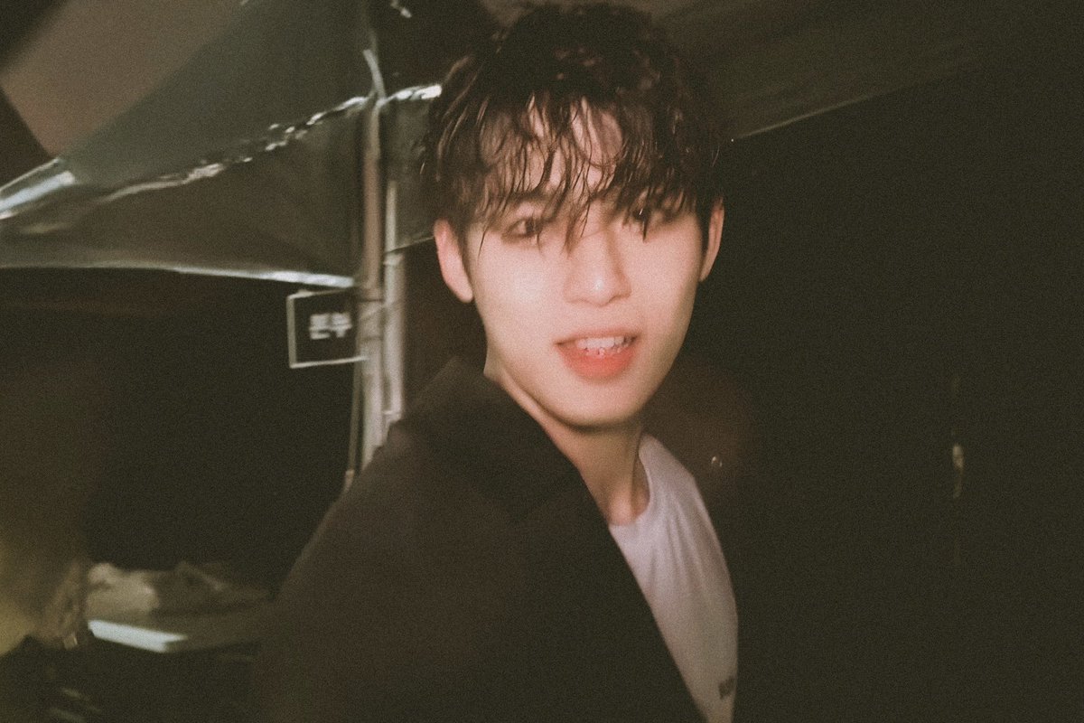 3pm96's tweet photo. 민규🖤 https://t.co/xxnbKKNY0X