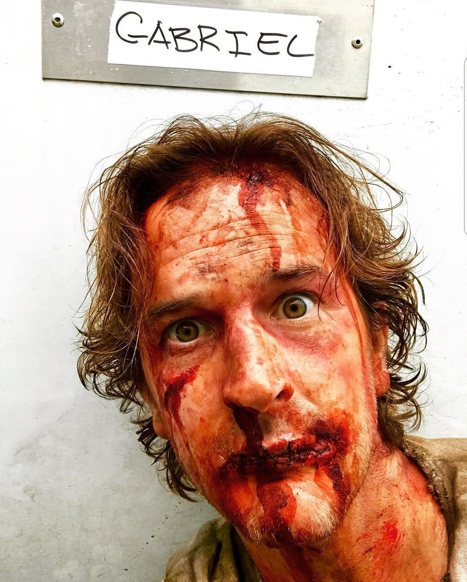 rsjrfanworld's tweet photo. "Allow me to make an introduction. Mr Ketch, meet the archangel Gabriel."
Happy anniversary to @dicksp8jr's long-awaited (albeit battered and bloody) return as our favourite feathered friend.
#DevilsBargain, @cw_spn episode 1313, aired on this day in 2018.
#SPNThenAndNow https://t.co/neD1sdaTiJ