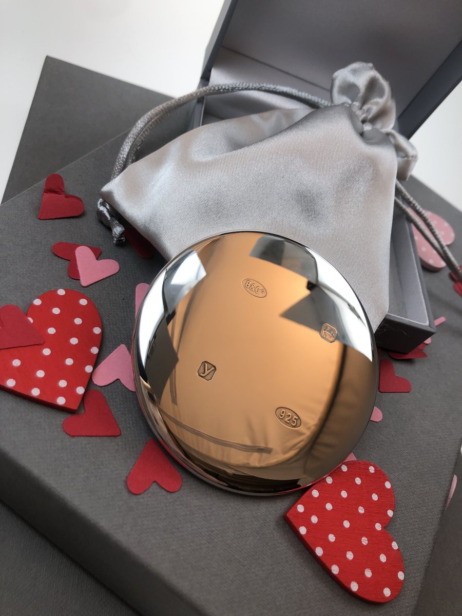 RichmondSilver's tweet photo. Are you sorted for Valentines Day?
Take a look at our Gorgeous Silver keepsakes that will make that special someone very happy ❤️
#valentines #silver #gifts #etsy #sterlingsilver #keepsake #hallmark #silvergifts #comapctmirror #giftsforher #smallbusinessuk https://t.co/AQaCjaqgZ9