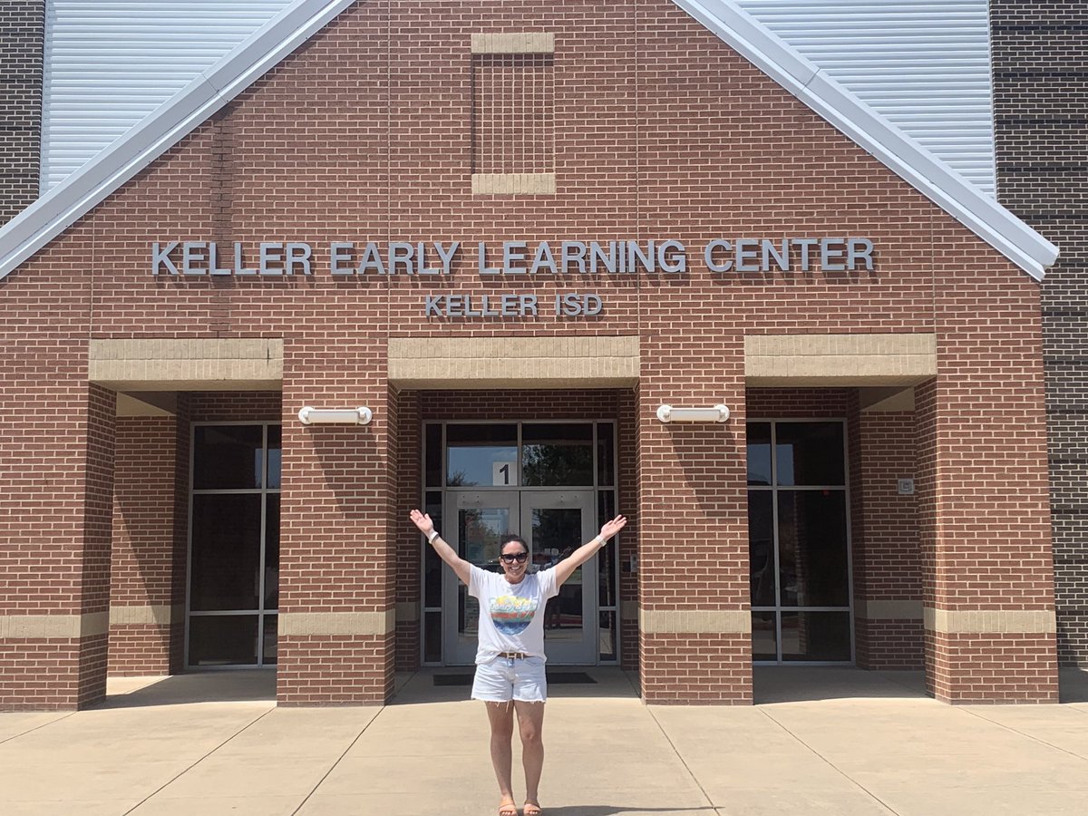 dmrische's tweet photo. @ELCNorth loves our amazing counselor - Super Angie Spence! Happy Counselor Appreciation Week! @KellerISD @Kellerisd_HR @KISDCounseling #celebrateKISD #ChargerNation #ELCNbearcubs https://t.co/sakC3cJx6G