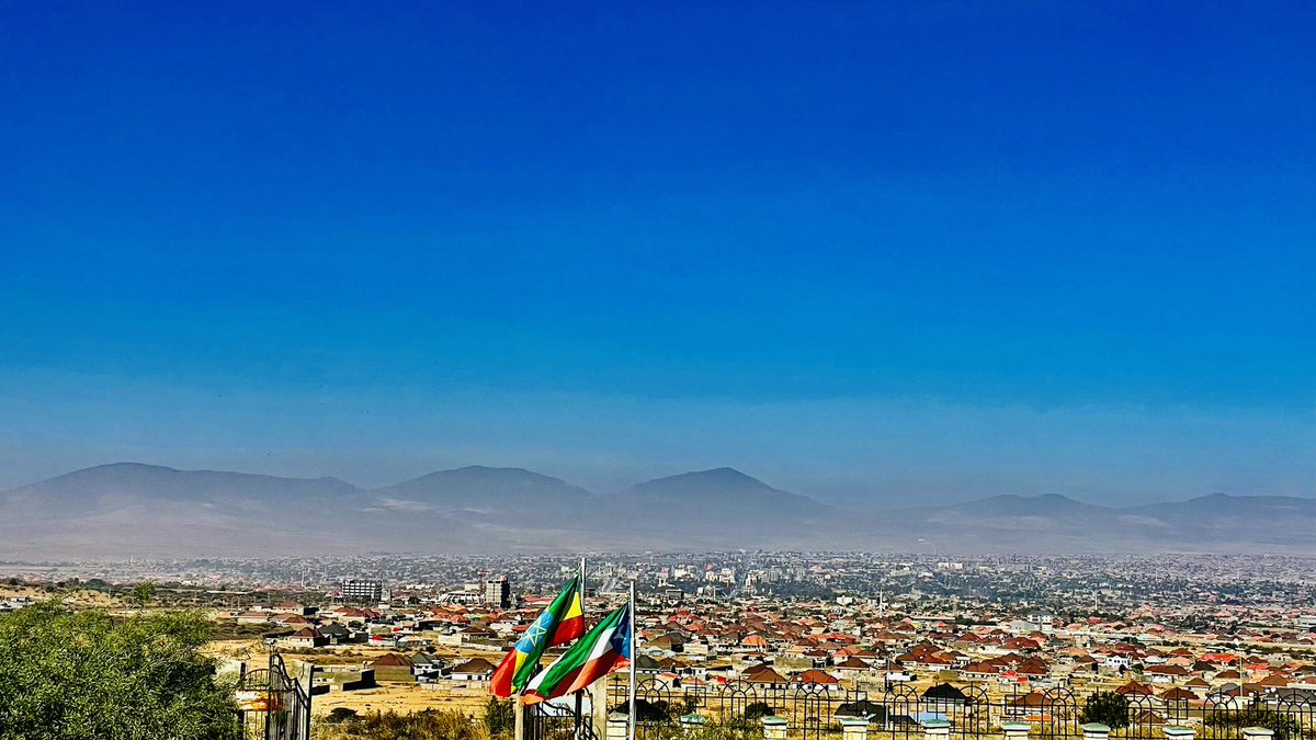 usamemohammedmp's tweet photo. Step right up and experience the beautiful views of Jigjiga! 📷Northern Jigjiga #Ethiopia https://t.co/Fr0LYftWdN