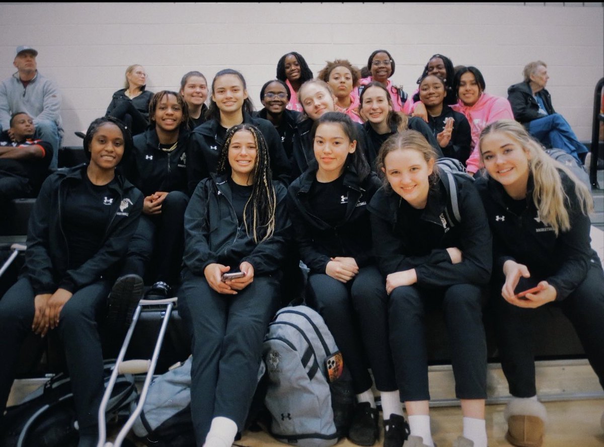 Lady Tiger Basketball, I love you more than anything. Thank you💚 #20 out