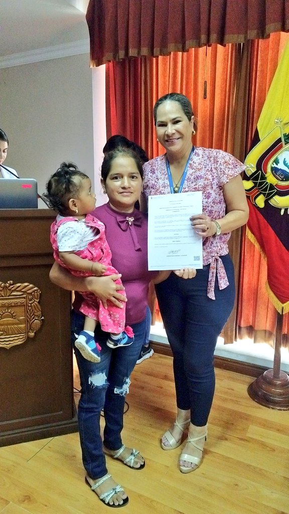 JefaturaMachala's tweet photo. #Machala | La jefa política @monirizzo solemniza la entrega de categorizaciones de mipymes a emprendedores orenses, que realiza @Produccion_Ecu. Además, se difunden servicios, y los créditos que otorga el Gobierno Nacional para este sector.

#GobiernoDelEcuador

@_Aristeguieta https://t.co/O5qeKtsdjS