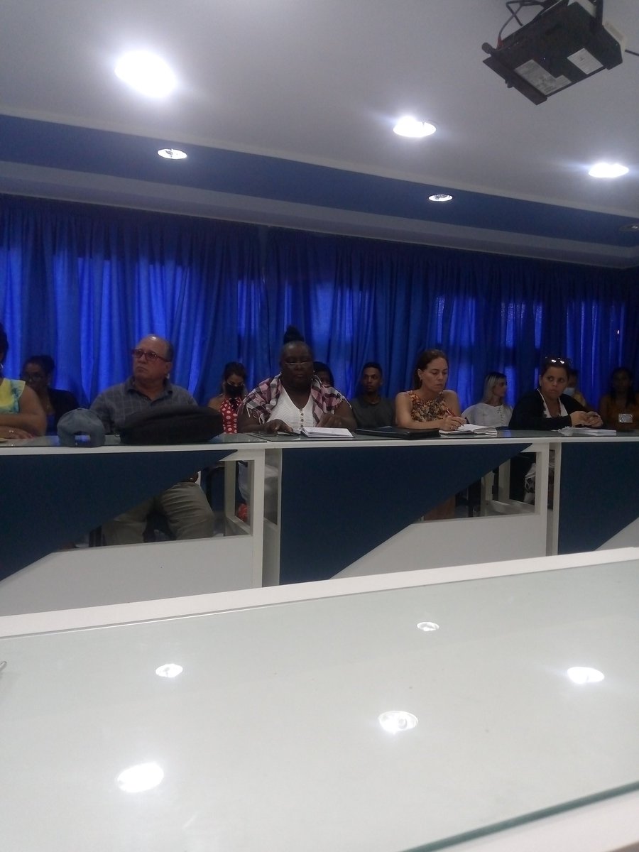 Participa nuestro Presidente en visita de trabajo a la Delegación de OTU de Mayabeque, donde se intercambia con los directores municipales, directivos y especialistas de la delegación y del órgano central del Instituto, con presencia del Partido.