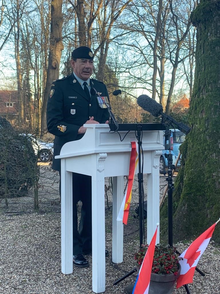CanEmbNL's tweet photo. Today @AmbLisaHelfand joined officials for the annual commemoration of #OperationVeritable at Groesbeek Canadian War Cemetery. 

They unveiled a plaque recognizing the Indigenous soldiers who served during WWII, likely the first tribute of its kind in Europe. [1/2] https://t.co/zrOimZecjV