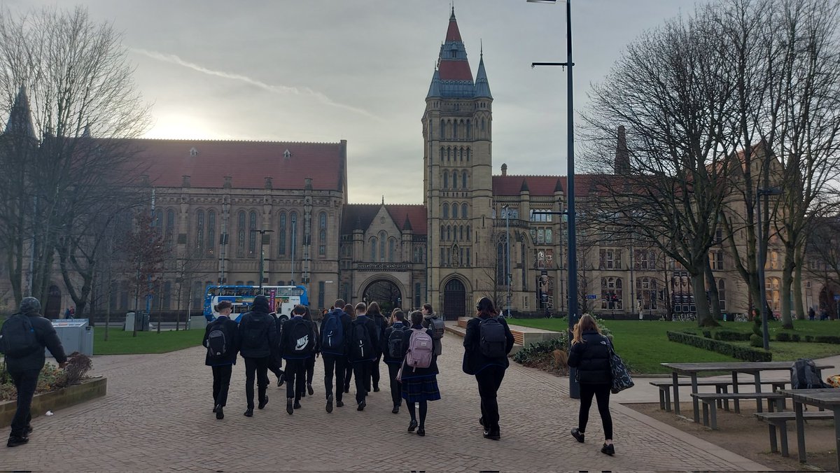 BBSUniversity's tweet photo. So it's @BrilliantClub graduation day! 14 @BurtonBorough year 10s have come to @OfficialUoM to celebrate their fantastic achievements on the scholars programme. We were even lucky enp7gh to meet up with an ex-BBS student to hear about her journey to Manchester. A great day! https://t.co/1QMjfjqKPY