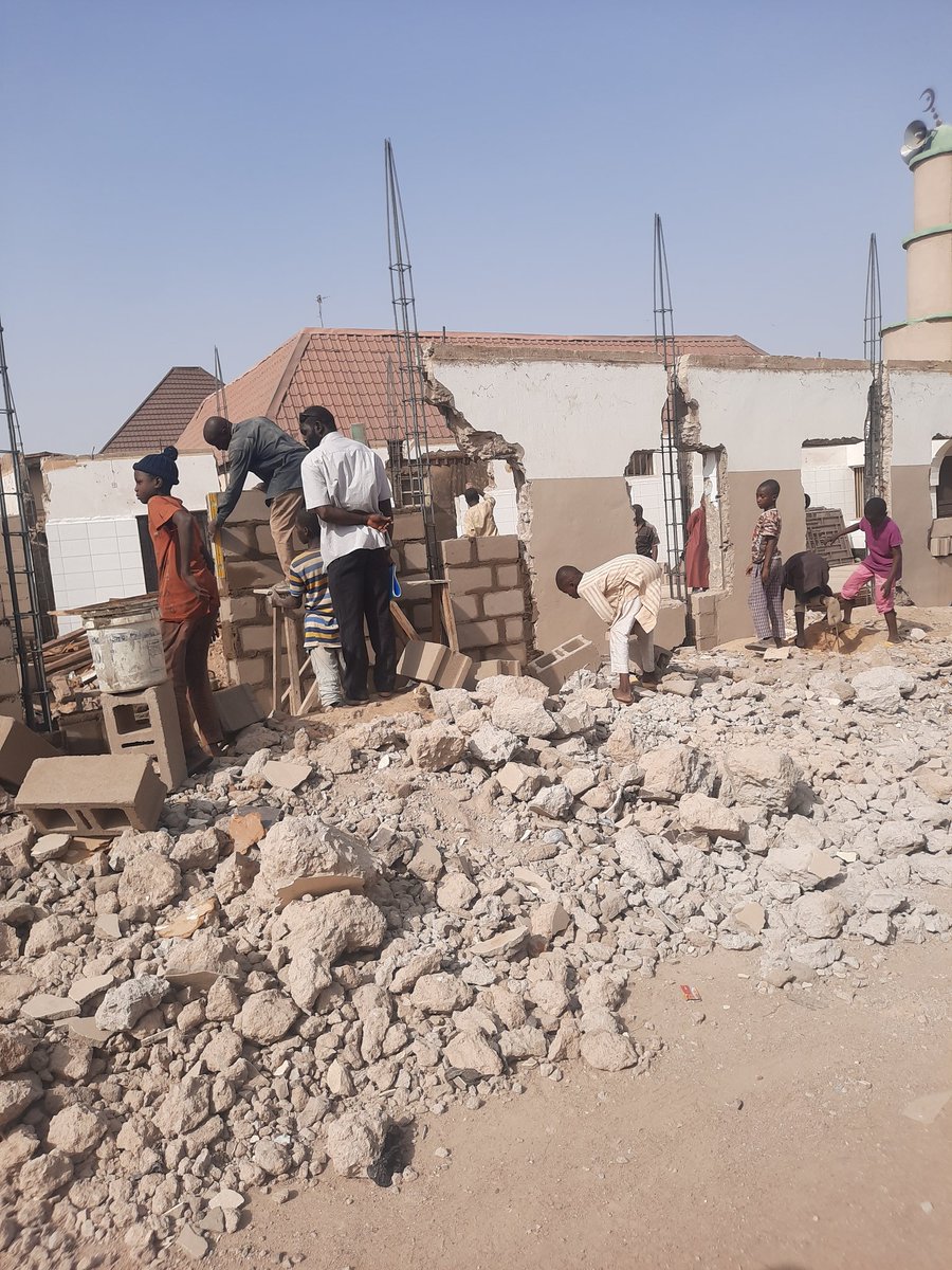 Lanko_C's tweet photo. As-salamu alaikum wa rahmatullahi wa barakatuh Jama'ar musulmai munzo gareku dan neman taimakon fadada babban Masallacinmu dake nan ungwan dosa, Masjidul Rahman Bakin kasuwan sati, Kaduna State.

Acc No:0000029586
Name: Masjidul Rahman
Bank: Jaiz Bank https://t.co/lXfmPibLXL
