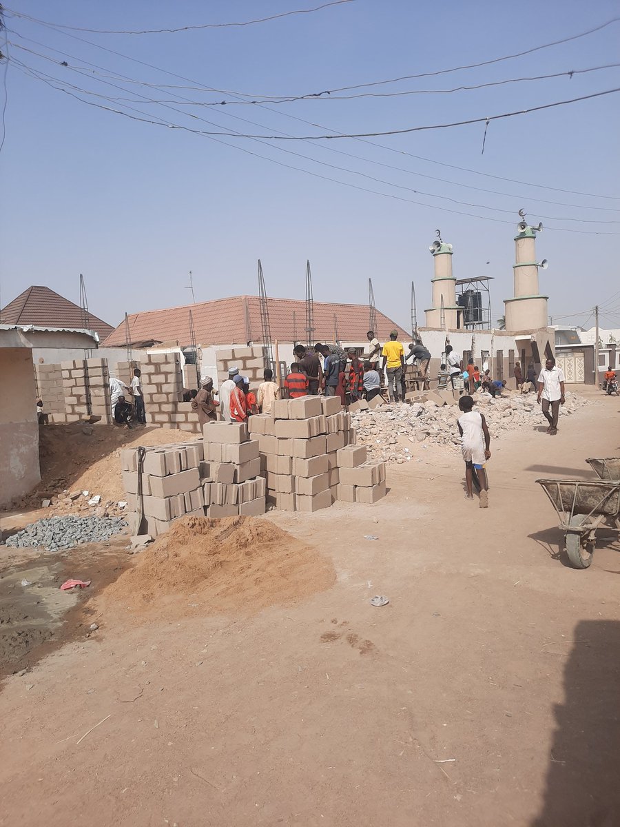 Lanko_C's tweet photo. Ga mai niyya ya taimaka fisabillah sadaka alkhairine Allah bada ikon taimakawa. @adamugarba @baba_hakeem @BashirAhmaad @FARAR_ANIYA @ubasanius @ProfIsaPantami @ZShamsuna @AdizatouGabon @Rahma_sadau @atiku @officialABAT @B_ELRUFAI https://t.co/yokjfO4X6O