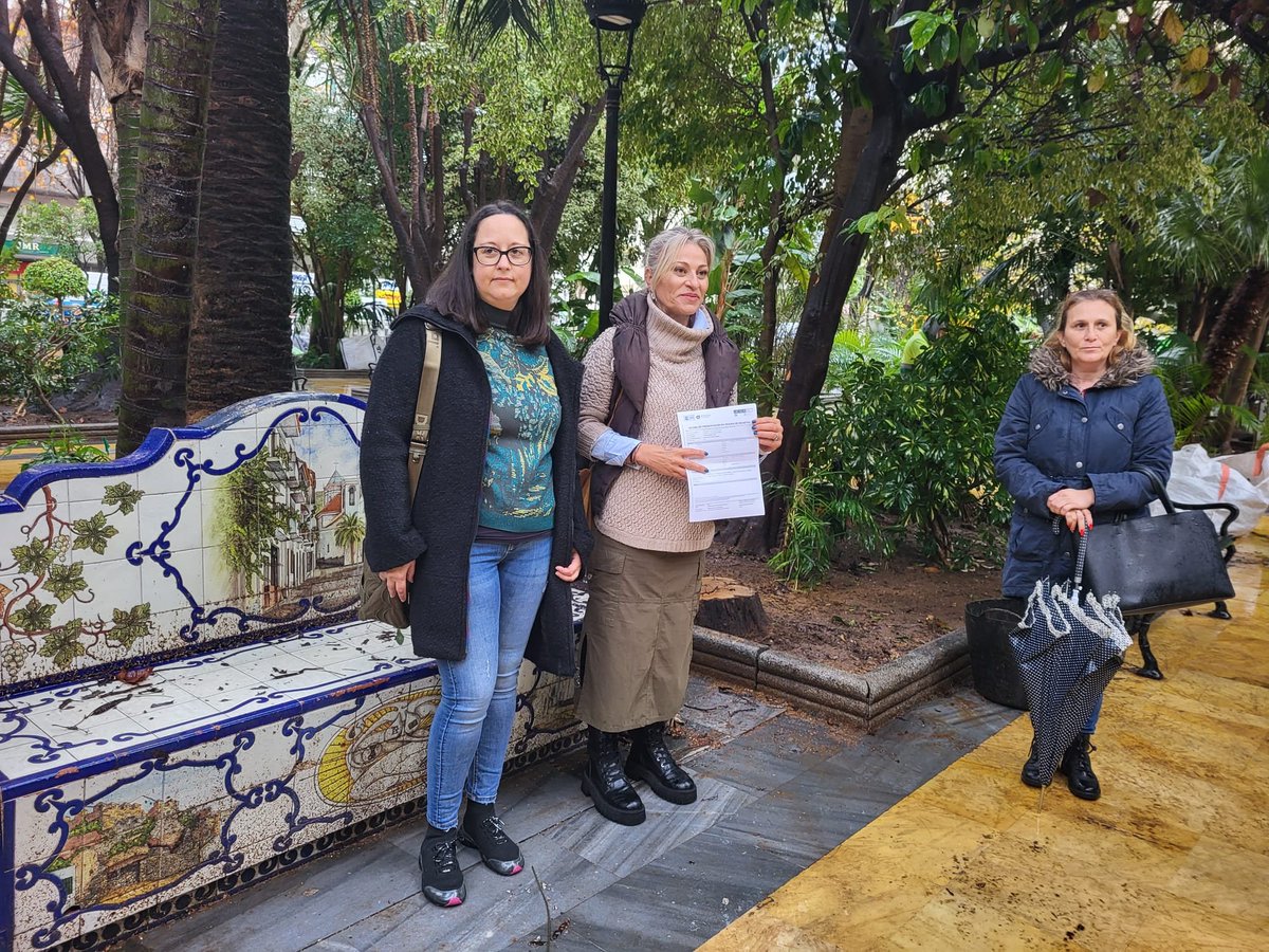 IUMarbellaSP's tweet photo. 🗣️ @victoriamrmr: “Las obras están rodeadas de oscurantismo y fragmentación de contratos para adjudicarlas a dedo. En La Alameda las talas ya están en marcha. Hemos solicitado ver todos los proyectos. Los trabajos tienen que parar y someterse a participación vecinal” https://t.co/mBfLcXzb40