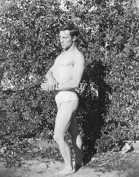 BusterKGifs's tweet image. We like to brag about how sculpted #BusterKeaton was. 
He started his training at the age of 4 and built up one strong body able to handle all the falling, flipping, and anything he had thrown at him or he was thrown into. #Vaudville
#Enjoy the sculpture that is #BusterKeaton.