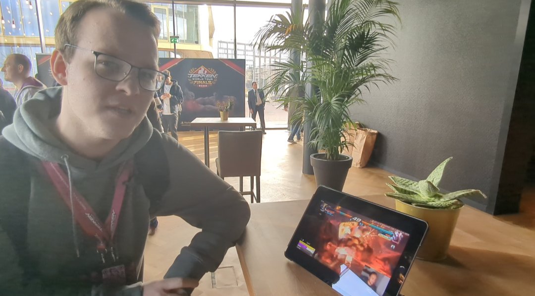 TheRomanjelly's tweet photo. My MAN .@FlowerFGC !!! I CANT BELIEVE we didn't get a pic together but this is from the #willromanrob segment 🤣 It was very nice to meet you bro, it was like we've always been friends with our banter LOL can't wait to see you again at another event! 12/14 https://t.co/CrsutzeD1o