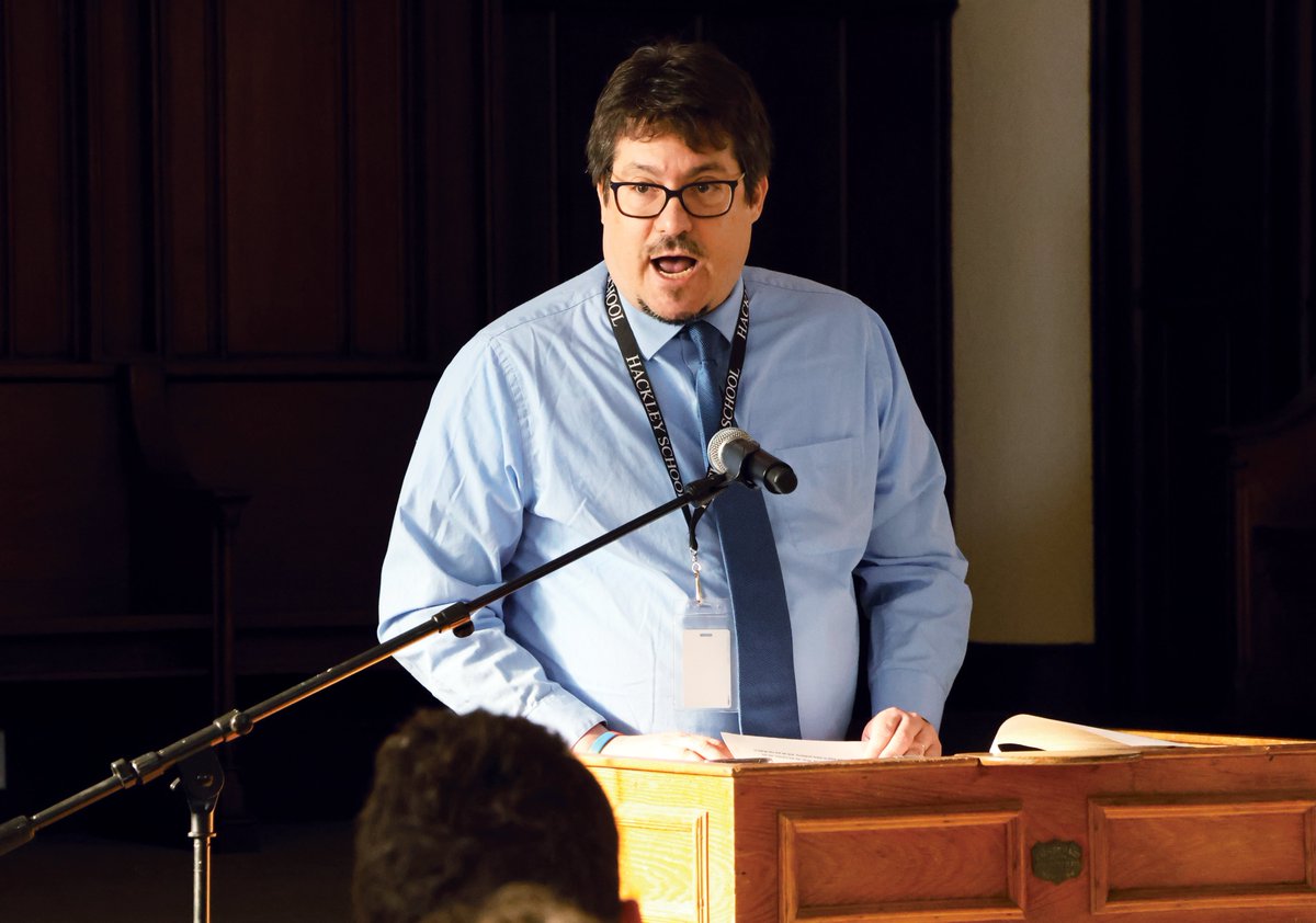 HackleySchool's tweet photo. Yesterday, the Class of 2023 gathered for a Chapel Talk by Modern Languages Department Chair and US Spanish teacher, Dr. Avraham Sosa-Velasco, who encouraged the Seniors to always lean into and pursue their curiosity. 

#HackleySchool #HackleyChapelTalk #HackleyStudents https://t.co/s2amS5qoko