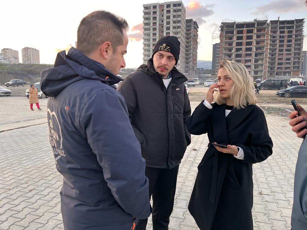 İBB’den ilgili çalışma arkadaşlarımızla #Hatay’daki çadır alanımızın yerini belirledik ve kurulumu planladık. 

Dayanışma içinde çadırlarımızı kurup depremzede vatandaşlarımız için hızlıca kullanıma hazır hale getireceğiz.