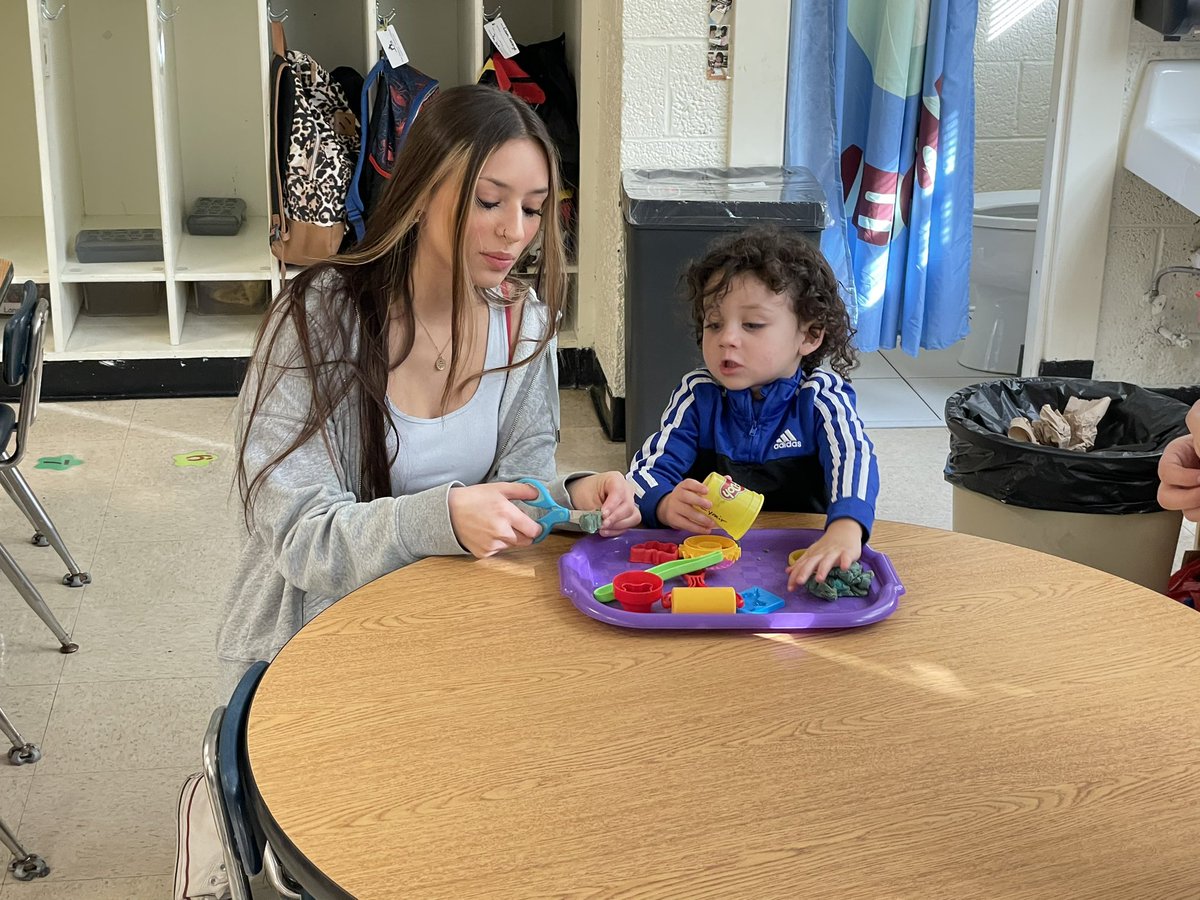 Cat_H_Coleman's tweet photo. Working on data analysis is important but taking @MosleyPLC high school students to visit Pre-K brightens my day! @NewHanoverCoSch https://t.co/kCCSt4r2te