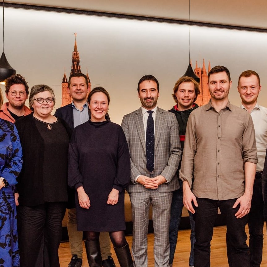 Vré wijs! We kijken terug naar een geslaagde Brieljante Botsingen over "Hoe maken we van ons #onderwijs de werkgever van de toekomst". De ingrediënten waren een straf  panel, een scherpe moderator en een wijs publiek.
<a href="/MarianneCoopman/">Marianne Coopman</a>
<a href="/koendaniels/">Koen Daniëls</a> @HanneloreGoeman
<a href="/joerideblauwe/">Joeri Deblauwe</a>
