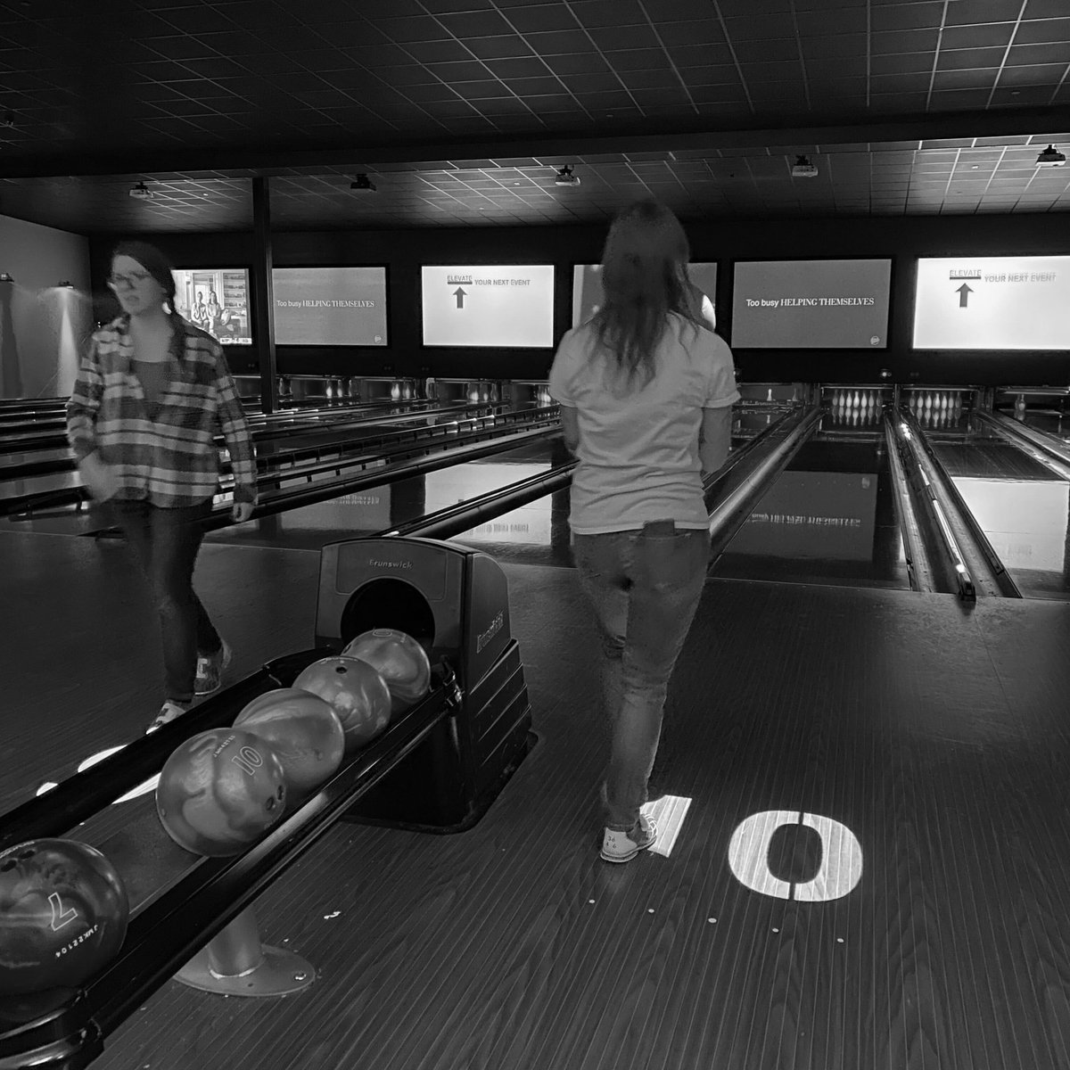 agency_50's tweet photo. Striking success and reeling in the fun! Our High Bandwidth Team hit the lanes at Strike + Reel and brought the heat with some friendly competition. 🎳 

 #StrikeAndReel #HighBandwidthSquad #GoodTimes #highbandwidth #highbandwidthmarketing #dallasmarketing #dallasmarketingfirm https://t.co/vlfN7E5OVg